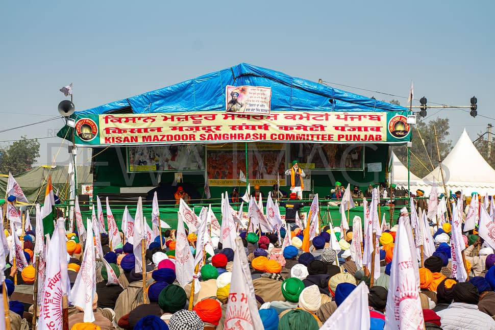 rewaimages's tweet photo. Stories from the Singhu Border – Farmers’ protest
Learn More: https://t.co/vKb394YyL0  
Large number of farmers gathered at the Singhu border demanding a repeal of the new farm laws. https://t.co/r8Xmw0PKax