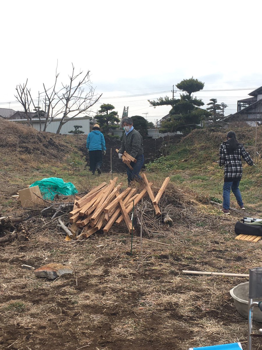 takashiyam's tweet photo. 埼玉県蓮田市に、祠のような小さな美術館を作っています。蓑虫美術館、通称「みのび」。
学芸員やアーティストの方を募集しています。
#蓑虫美術館
#mnmsm
#縄文うるしパーク https://t.co/WDxyxumWMi