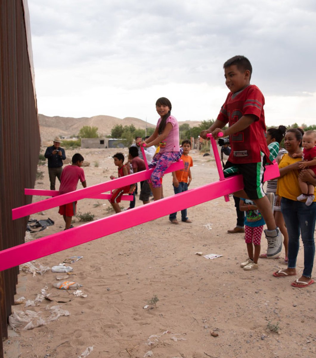 La balançoire qui traverse le mur de Trump a été élue meilleure idée design de 2020 par le Design Museum de Londres

Plus d'infos : bit.ly/3a4xffF