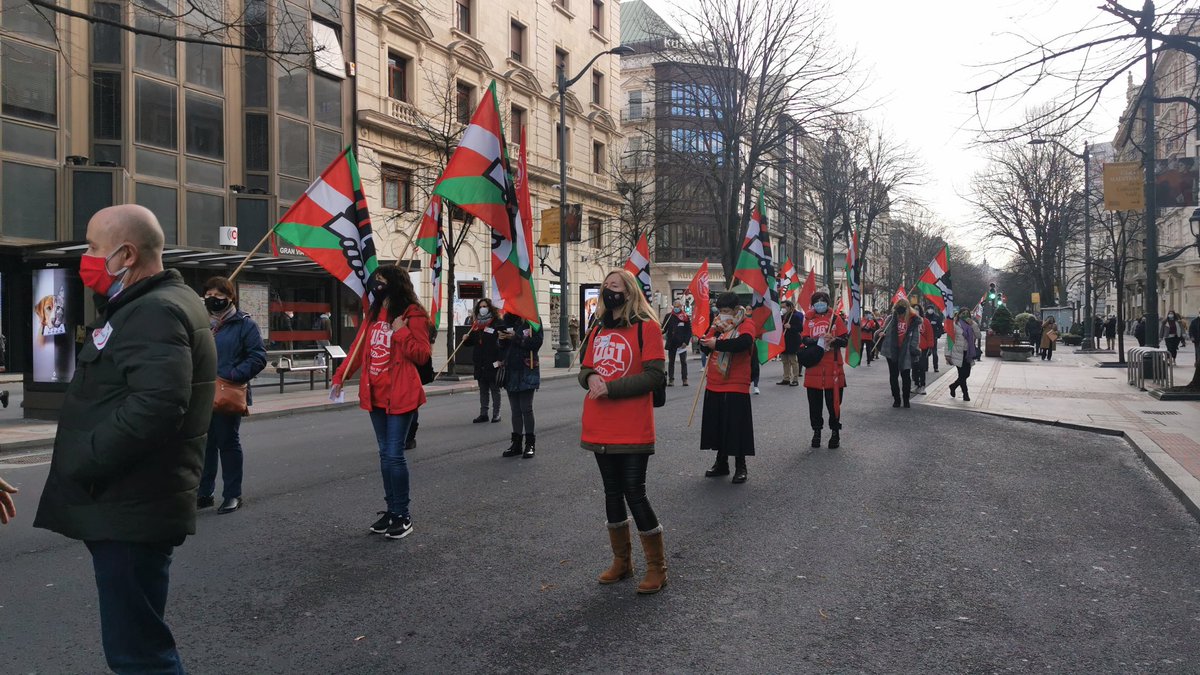 UGT_SP_EUSKADI's tweet photo. Gaur #zerbitzu soziokomunitarioen greba, zerbitzu sozialak arautzea eskatzeko.
ย ย #ServiciosPรบblicosUGTEuskadiย
https://t.co/eum3PaNLh1 https://t.co/OLsun7s0WK