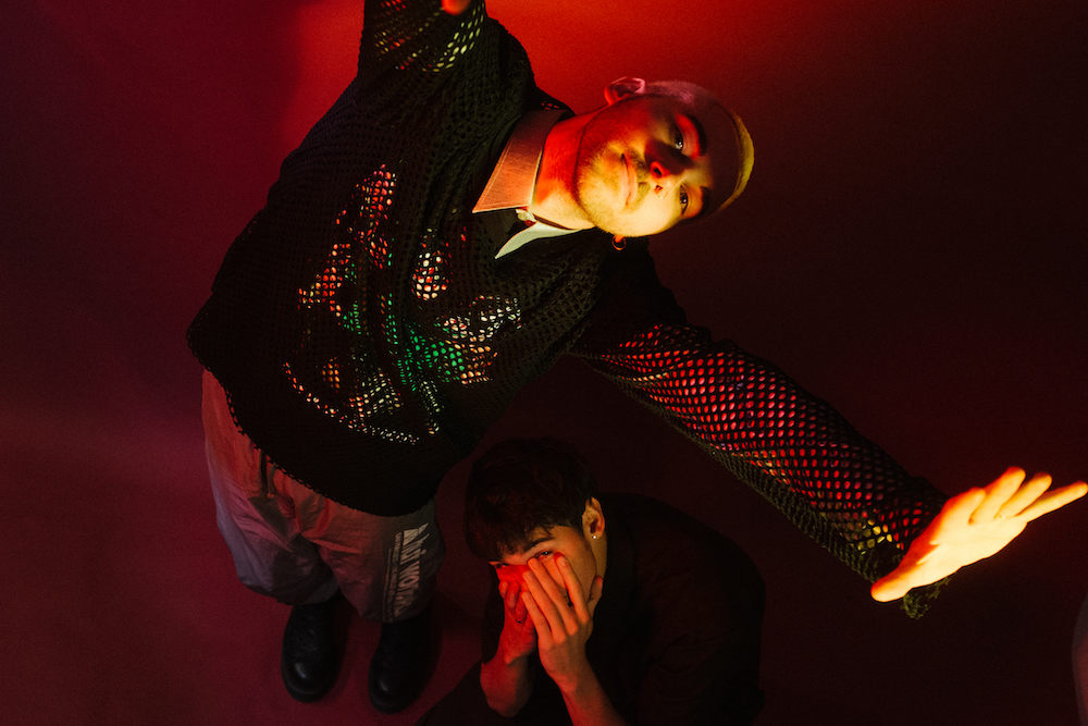 Bad Sounds (<a href="/realbadsounds/">BAD SOUNDS</a>) link up with Broods (<a href="/broodsmusic/">BROODS</a>) for 'Move into Me'. diymag.com/2021/01/26/lis…