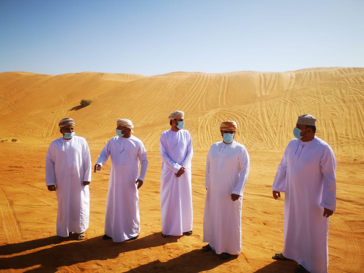 ضاقت فلما استحكمت حلقاتها فرجت.
وكنت أظنها لن تفرج.
عاداتكم ياشباب بديه
تذللون الصعب بتكاتفكم.
مجموعة قضايا ولدت فكرة بضرورة التدخل المجتمعي. نقلناها إلى سعادة الشيخ الوالي وبدوره بارك مشكورا هذا التوجه الذي سيوجد الحلول المناسبه لها بداية من تنظيم (الرونات).
ونرحب بأي فكرة ورأي