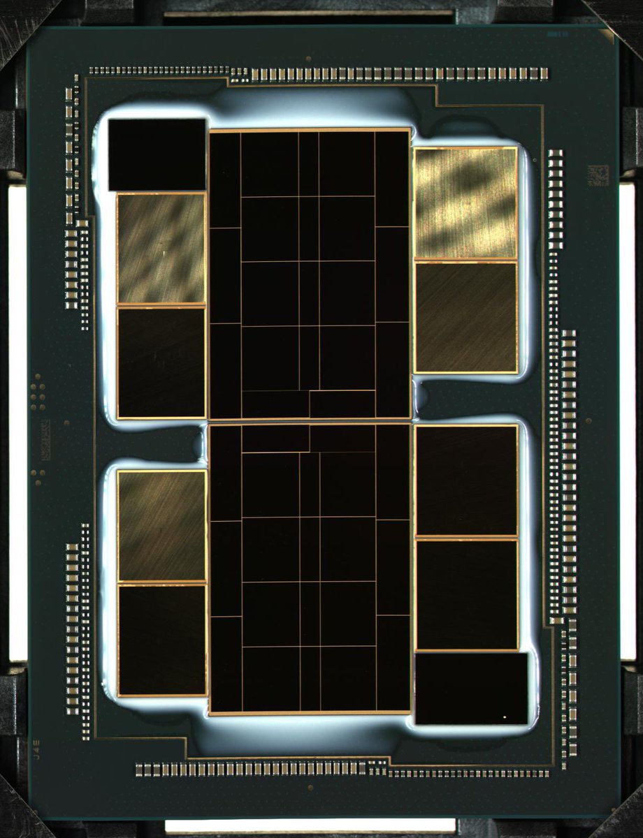 RajaXg's tweet image. Xe HPC ready for power on! 
7 advanced silicon technologies in a single package
Silicon engineers dream
Thing of beauty @intel