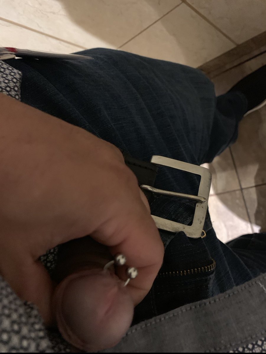 AssNMiss's tweet photo. Asked hubby for a selfie from work, this is what I got 🤤 https://t.co/Z8DzPsWlMD