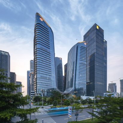 This is lost in modern urban planning and architecture.Nothing is 'human scale' - Nothing can be walked around, reached out and touched. Nothing relates to me as a human here. No little charming nooks for me to either physically rest, or rest my eyes on.