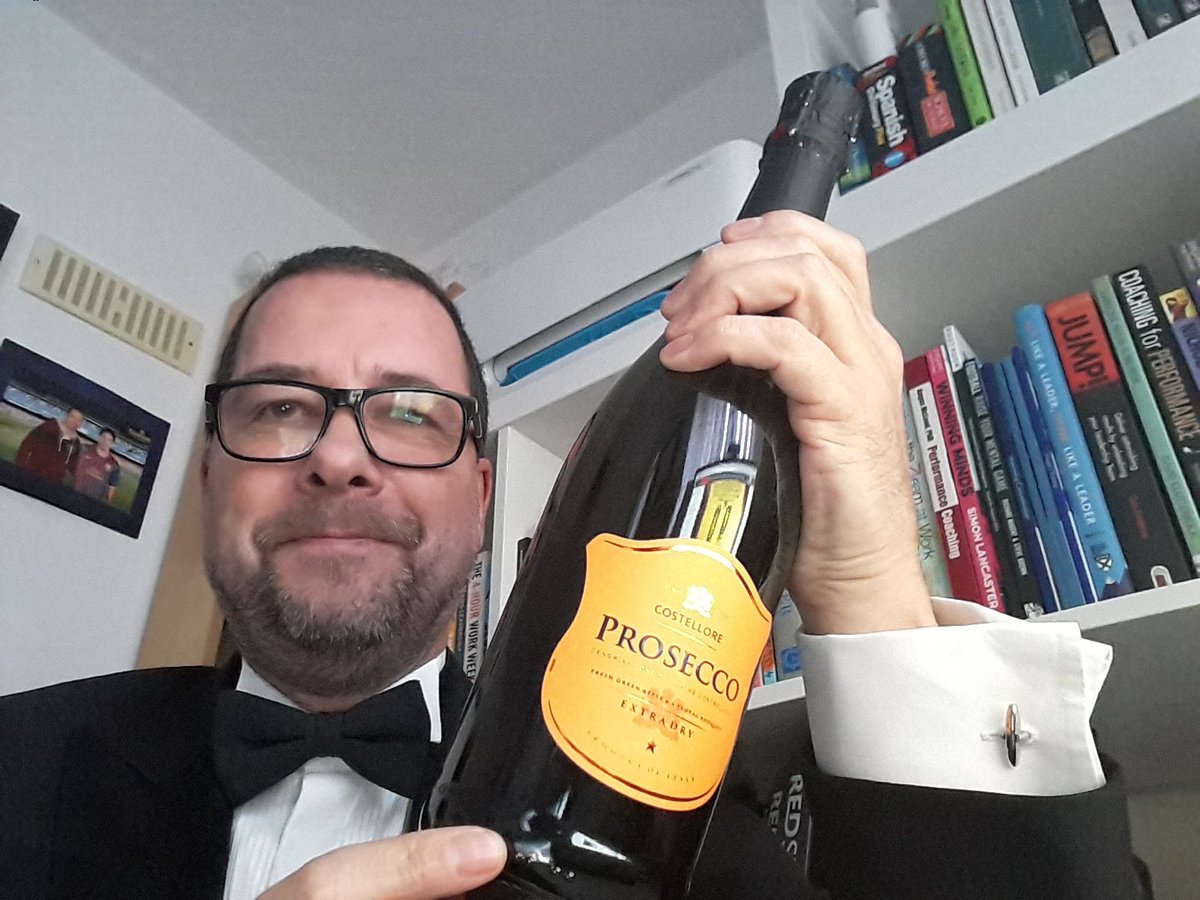 CarlRayner1's tweet photo. Getting ready for the awards, good luck to all but c'mon Arvato... @hrmagazine @arvatoUK https://t.co/azDR2NwLcI