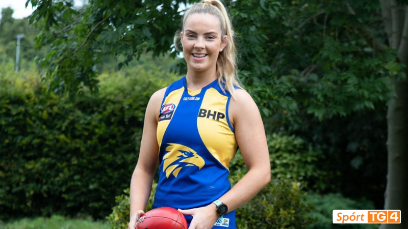 SportTG4's tweet photo. ***NUACHT***

Tá an chéad bhabhta den AFLW cinntithe!🥳

Round 1 of our @aflwomens coverage will see @Clarelgfa's AILISH CONSIDINE up against @TippLadiesFB AISLING MCCARTHY &amp; @Mayo_LGFA sisters NIAMH &amp; GRACE KELLY!

🏉@eaglesaflw V @CrowsAFLW
📺30/01 | IARBHEO | 17:10 ar @TG4TV https://t.co/S5vCzepFv3