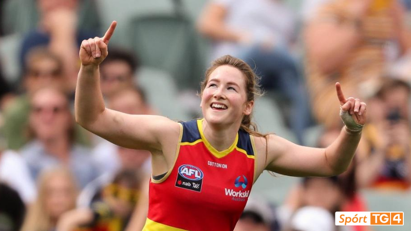 SportTG4's tweet photo. ***NUACHT***

Tá an chéad bhabhta den AFLW cinntithe!🥳

Round 1 of our @aflwomens coverage will see @Clarelgfa's AILISH CONSIDINE up against @TippLadiesFB AISLING MCCARTHY &amp; @Mayo_LGFA sisters NIAMH &amp; GRACE KELLY!

🏉@eaglesaflw V @CrowsAFLW
📺30/01 | IARBHEO | 17:10 ar @TG4TV https://t.co/S5vCzepFv3