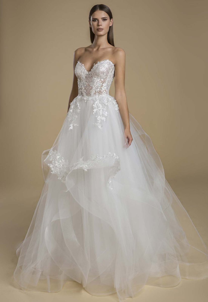 pninatornai's tweet photo. Which 2021 #LOVEbyPninaTornai gown would you walk down the aisle in? Let me know! 

Left: #Style14854 
Right: #Style14860 

Available @KleinfeldBridal 
Photos: Dvir Kahlon
Makeup: Ortal Elimeleh 
Hair: Benjamin Ruimi https://t.co/YymJKfuTVa