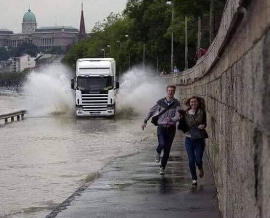 حتى أسوأ المواقف قد تتحول إلى لحظة مرح إذا كنت مع الشخص المناسب❤