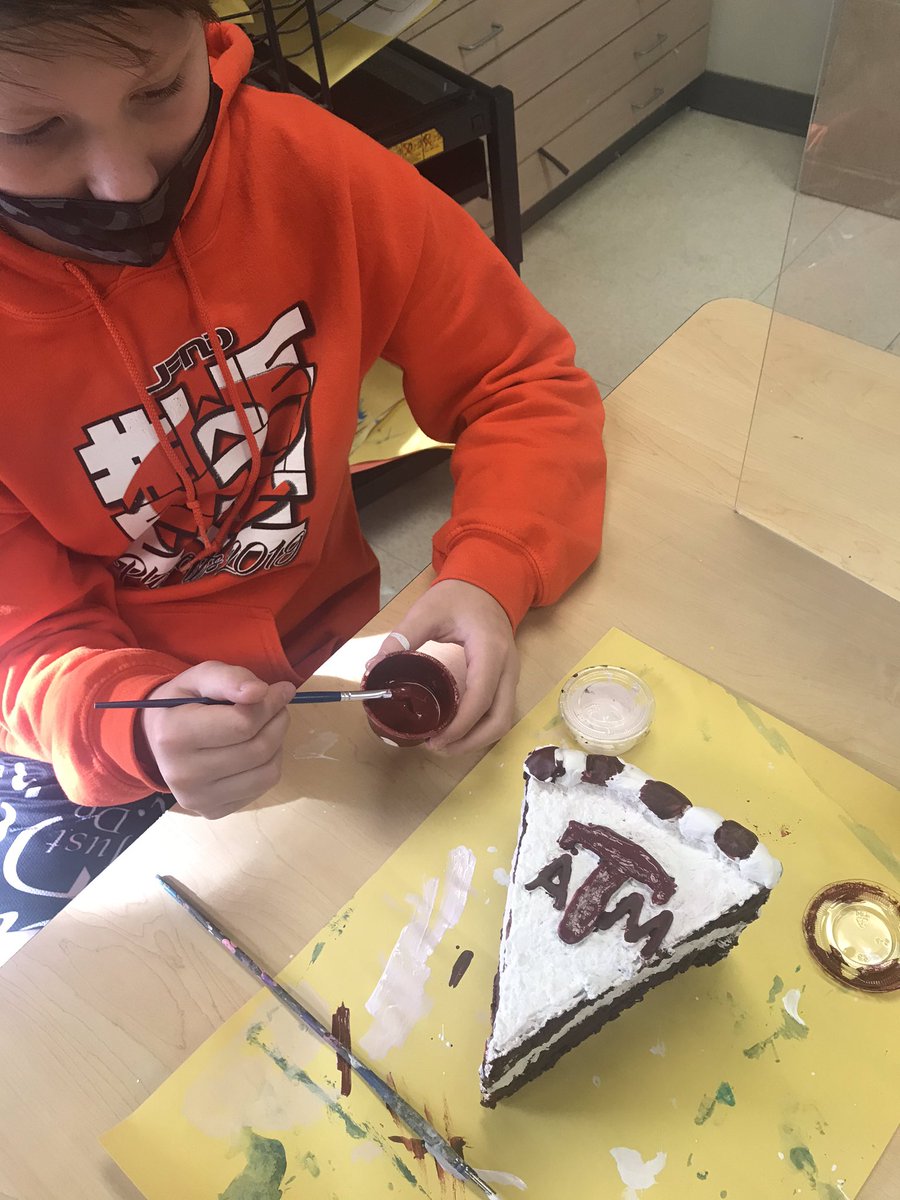 kovach_brittany's tweet photo. A great many things can be resolved with kindness, even more with laughter, but there are some things that just require cake... Nebbie 6th grade artist!   #nebbienation #nebbieART #rockwallconnects https://t.co/FxzOTrbFnX