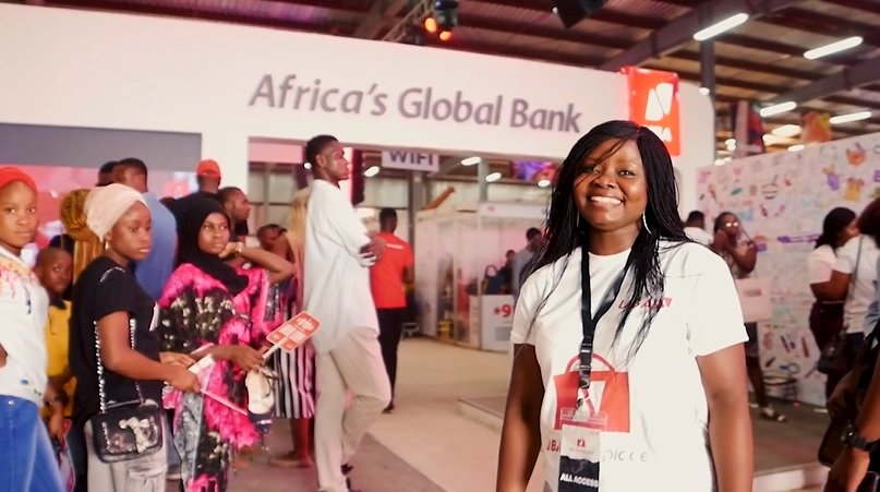 Nigeria's 7 banking groups showed steady recovery in their Q3. Profits dropped 9.1% to $1.56 billion but revenues are up 4.7% to $5.59 billion as recovery from the Covid-19 pandemic continues. Click to read more on their Q3 performances

Photo: UBA Bank

alcbanking.com/Home/Articles?…