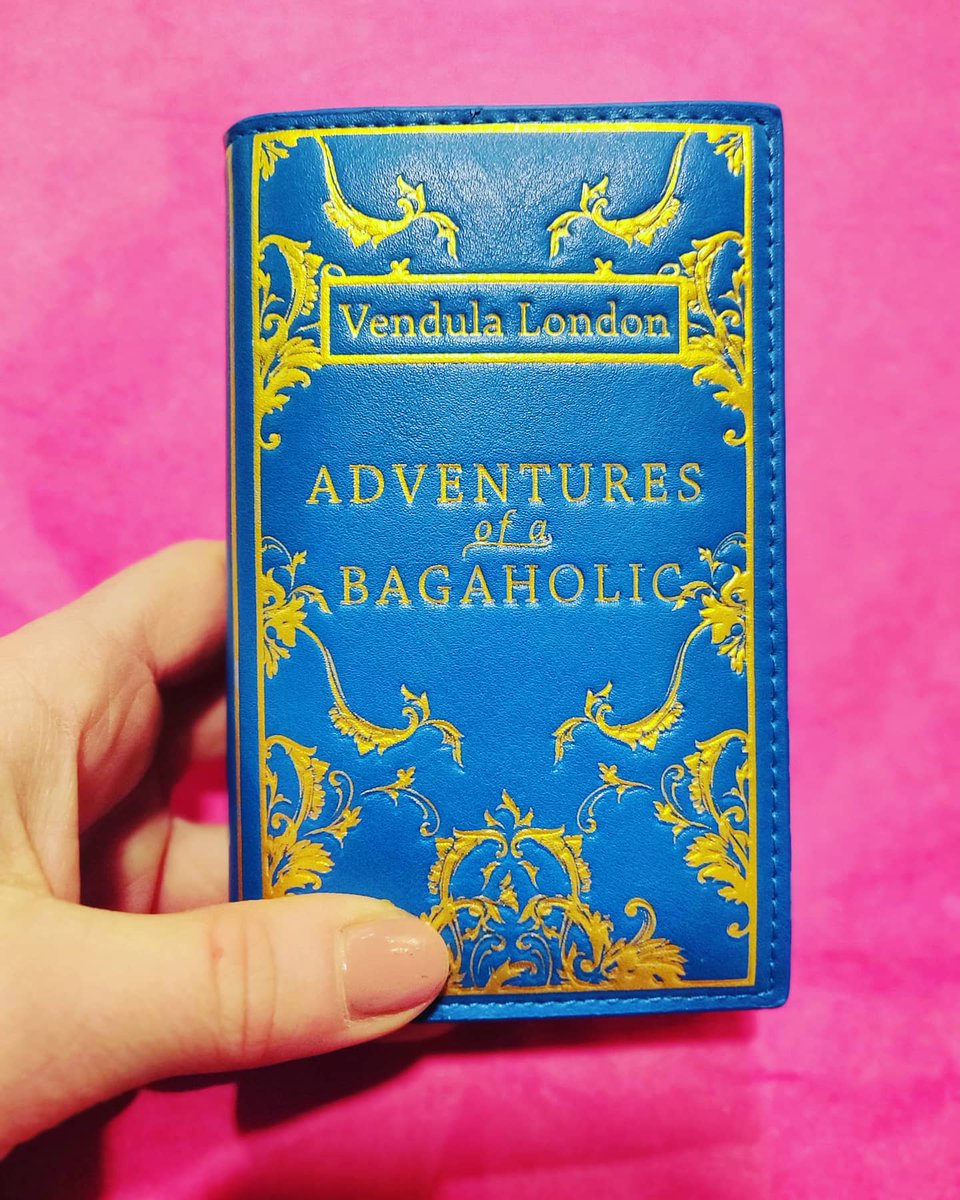 PinkPoodleWorld's tweet photo. Have you got a book going  at the moment? Our little book inspired coin purse is heading off to a library in the USA 🇺🇲

.
.
.
#booklover #coinpurse #bagaholic #pinkpoodle #boutique #usakpasif https://t.co/LQ0DLDPvYq