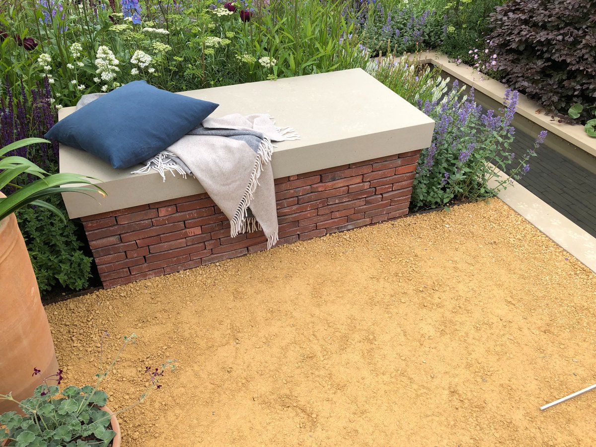 London Stone (@_londonstone) on Twitter photo 🎖️🎖️ In 2019, London Stone supplied Buff Yorkstone steps & copings to <a href="/Gardener_jamie/">Jamie Butterworth</a>'s quadruple gold medal winning garden for <a href="/WorldofWedgwood/">World of Wedgwood</a> at the <a href="/The_RHS/">The RHS</a> Chatsworth Flower Show. 🎖️🎖️
🌿 by <a href="/ButterworthHort/">Butterworth Horticulture</a>
⚒️ by @KEYSCAPE
londonstone.co.uk/stone-paving/y…
#ThisIsLondonStone 🎖️🎖️ In 2019, London Stone supplied Buff Yorkstone steps & copings to <a href="/Gardener_jamie/">Jamie Butterworth</a>'s quadruple gold medal winning garden for <a href="/WorldofWedgwood/">World of Wedgwood</a> at the <a href="/The_RHS/">The RHS</a> Chatsworth Flower Show. 🎖️🎖️
🌿 by <a href="/ButterworthHort/">Butterworth Horticulture</a>
⚒️ by @KEYSCAPE
londonstone.co.uk/stone-paving/y…
#ThisIsLondonStone