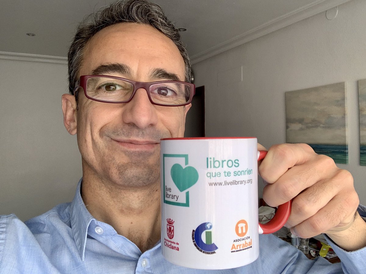 migueldeconil's tweet image. Estoy muy agradecido a @ArrabalAID  y @MinervaMontaez3 por enviar unos obsequios con motivo de nuestra participación en el último evento #LiveLibrary. Mil gracias!!!. Estamos preparados para repetir la experiencia.