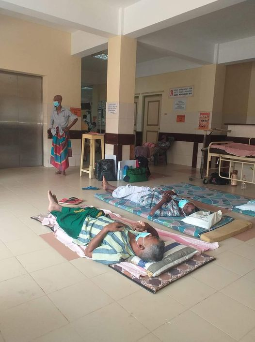 Welikumbura's tweet photo. This is rathnapura #hospital🏥; yes, it is the district our health minister got elected from. This shows how essential to building the "Gem Tower"🗼in the Rathnapura district.

#lka #SriLanka #healthcare https://t.co/DPRg9jpUyn