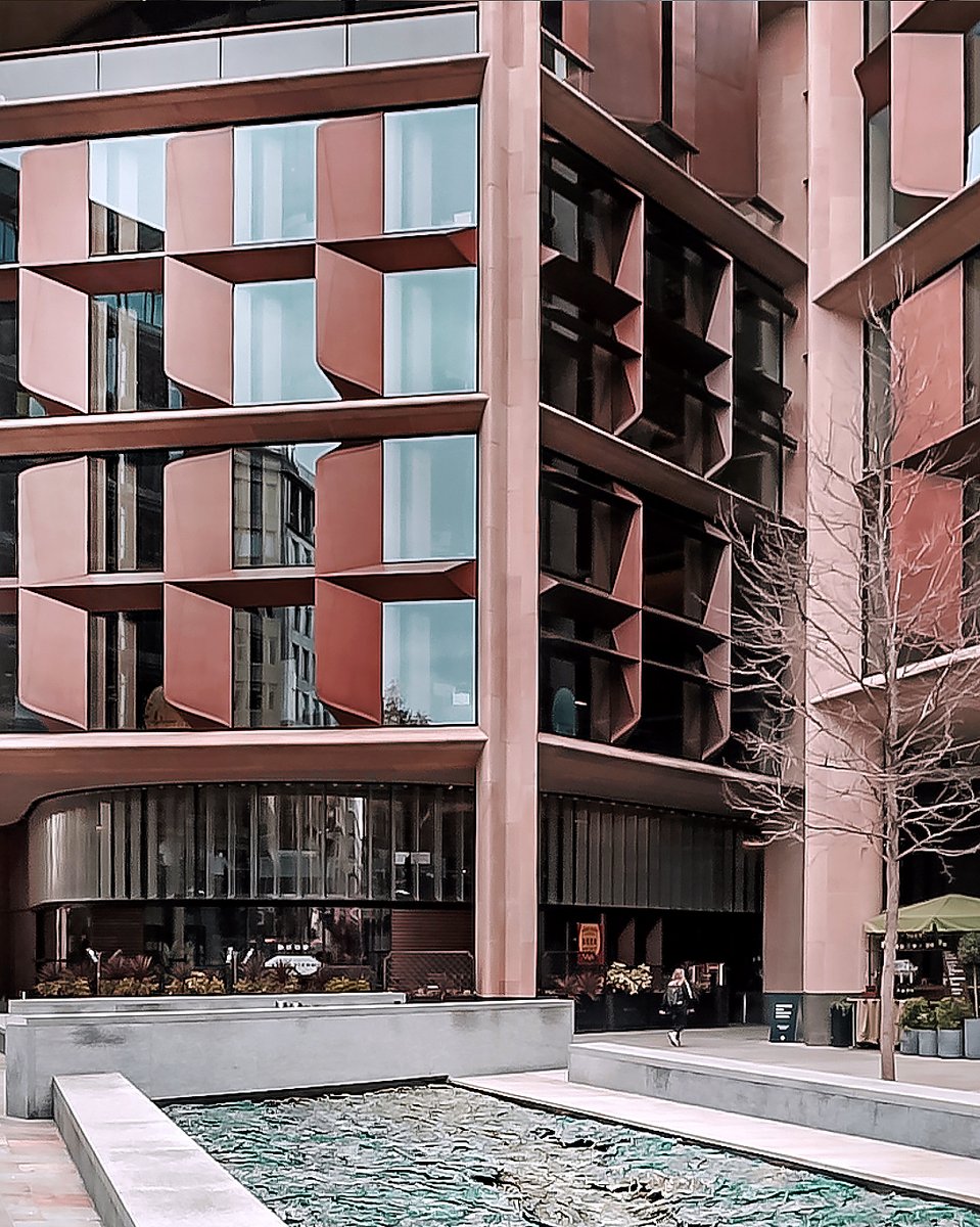 onecityldn's tweet photo. Over on our Instagram, we're running a fantastic photography competition for a chance to win eight free dinners at some of the best restaurants in the City at the #BloombergArcade. Enter 👉 https://t.co/AzzUWBZsfz https://t.co/pGKoMSOqSt