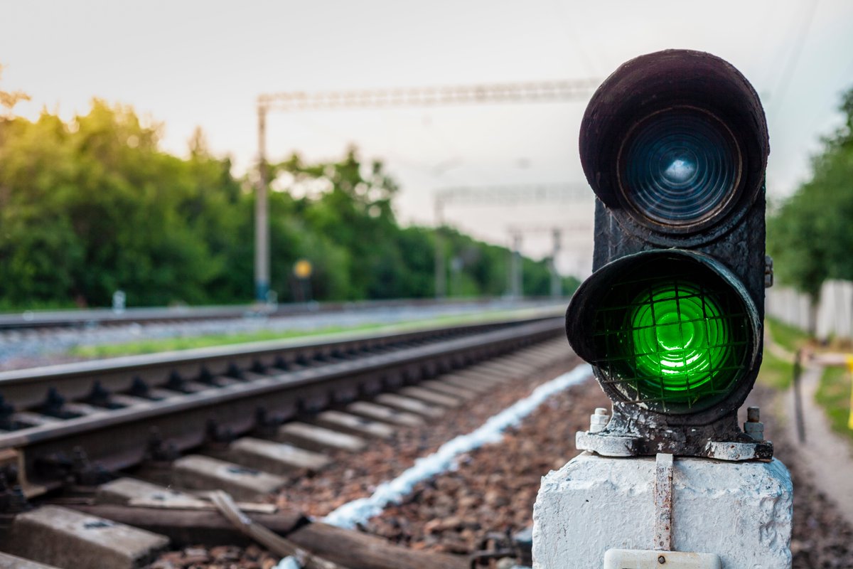 EURail_JU's tweet photo. #DYK that 1️⃣8️⃣new #Shift2Rail projects were launched last December under our #Call2020?
Want to find out how each project will help us move #European #railway forward? 🚄
Visit our website for more 👉https://t.co/SJXeBWTCSM
#EUfunded #rail #railsector #EUtransport https://t.co/GySEKauKBj
