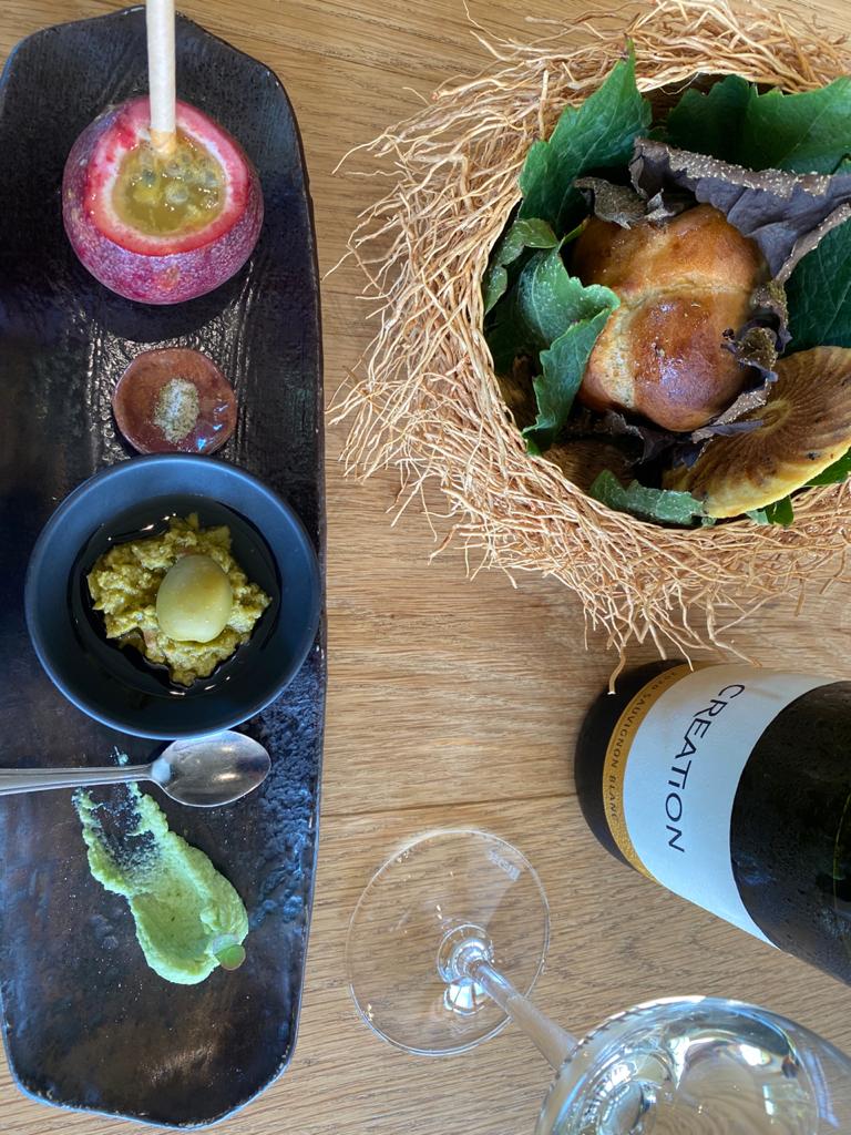 creationwines's tweet photo. A taste of things to come! Our chefs excelling at the new harvest menu preparations. How beautiful is this Bread course?
#lovecreationwines #preparations #creationchefs #SaveSAwine #greatwinecapitals #DrinkSouthAfrican #breadcourse #Harvest2021 #creationharvest #creationsensation https://t.co/zbQms7UcRY