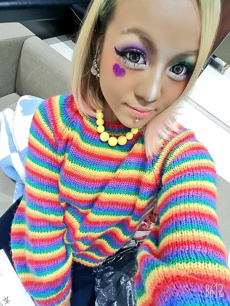 yosshikun55's tweet photo. 最近色々やってて改めて思った事③

るなちゃん

面白い😆👍
...いや、ムードメーカーって事ですよ笑

でもまさにTHE黒ギャル！って感じがとっもいい...なんなら好き☺️

話しててもすごく楽しいし☺️

#from2000 https://t.co/wV9H3iijKl