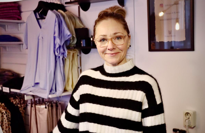 red_sklt's tweet photo. Anna lägger ner butiken i Skara - nu välkomnar hon ett nytt kapitel: ”Jag inser att man ska ta tillvara på tillfällen och chanser”
https://t.co/ootIqTUZtN https://t.co/2rK7NmKgQ5