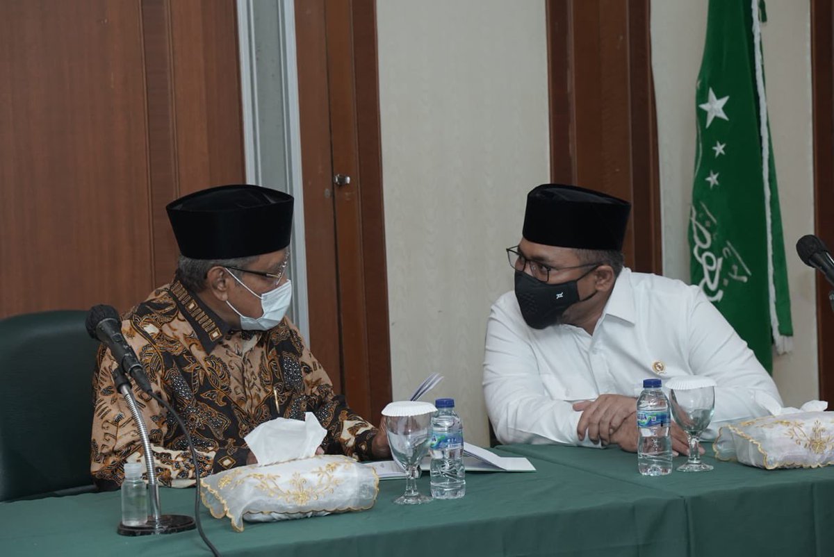 Sore tadi saya sowan ke PBNU —rumah besar nahdliyin—  sebagai Menteri Agama Republik Indonesia.. Sebagai anak, saya menerima banyak nasehat dan tentu saja doa dari para kyai. Alhamdulillah, energi dan vitamin nambah..