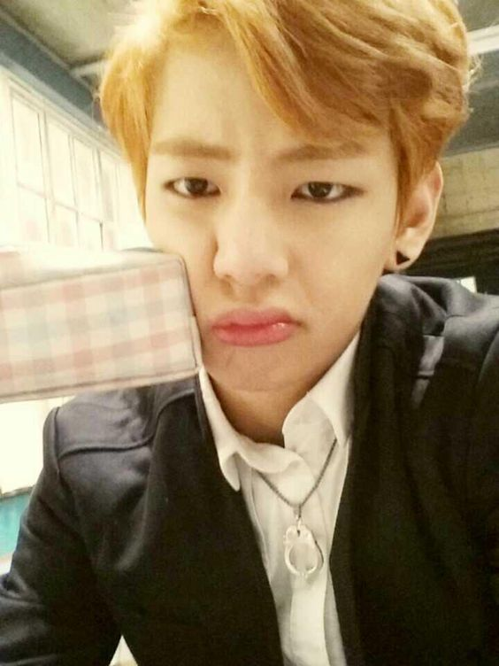 his orange hair aaaa :(