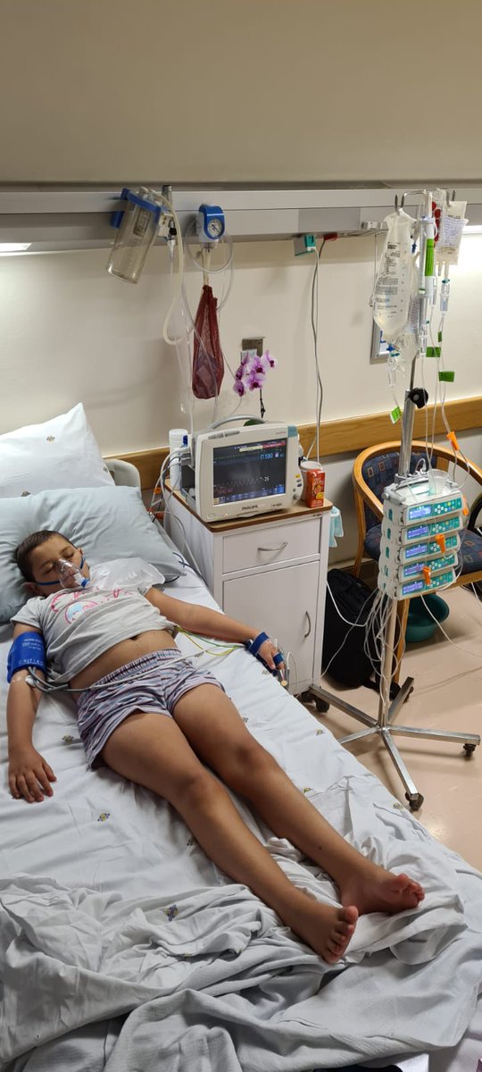 Bid asb vir ons pokkel Mine. Die beenmurgoorplanting vir haar Lekeumia was n sukses, maar nou het sy n erge terugslag gekry. Haar hart en lewer gee moeilikheid 💔💔