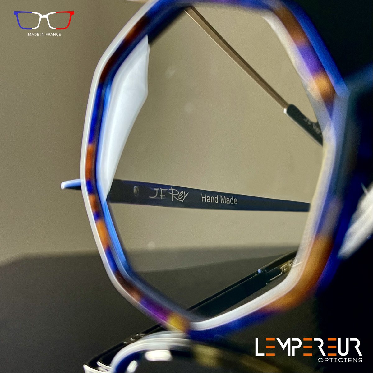 LOpticiens's tweet image. J.F REY🕶
Jean-François Rey est un créateur✍️de lunettes français depuis bientôt 30 ans, qui imagine des collections créatives et original.
🇫🇷 MADE IN FRANCE 🇫🇷
#lunettesdevue #lunettes #lempereuropticiens #laplusbellefaçondevoir #opticien #lunettesdesoleil #JFREY #madeinFrance