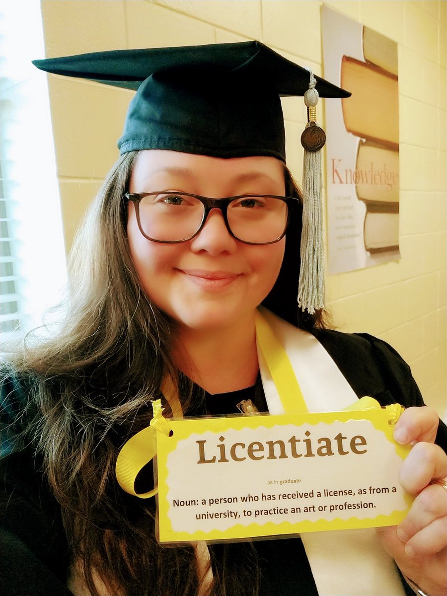Happy literacy week! Today is vocabulary dress up day! 👏📘❤️ Wearing this brings back memories and I hope and pray all of our students get to experience them🎓 <a href="/Mainlandhigh/">Mainland High School</a> #bpnd