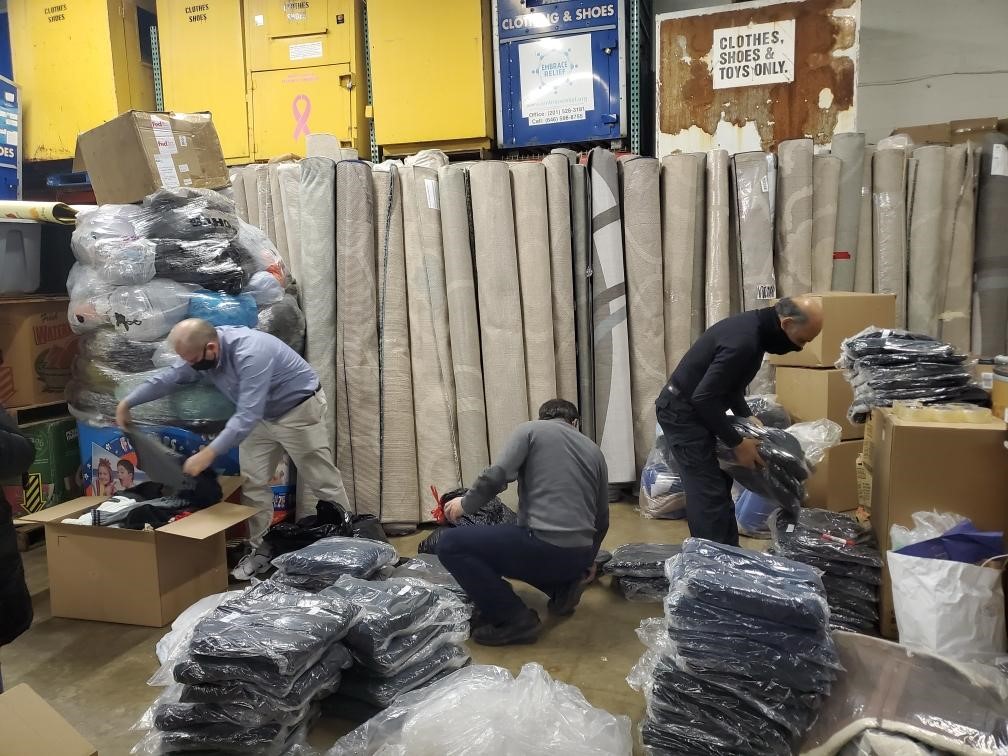 FBINewark's tweet photo. @FBINewark Citizens Academy Alumni Association &amp; their partners #EmbraceRelief #LakelandBank #RaritanCentralRailway and #BlanketTheWorld donated and delivered clothing, coats, masks &amp; much more to the homeless shelters in Newark and Union City, NJ.  Many thanks to kind hearts! https://t.co/UZKJbMdllz