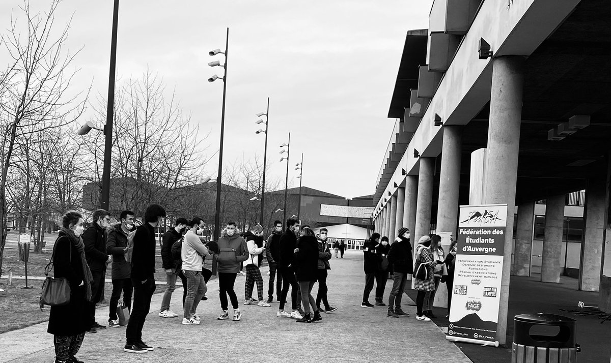 Présente au côté de <a href="/La_FEDEA/">FedEA</a> pour l’<a href="/ANESF_FR/">ANESF</a>

La situation ne peut plus durer ‼️

Les étudiant.e.s se mobilisent contre la #PrécariteEtudiante et pour leur #SanteMentale 

#PerilEtudiant #etudiantsfantomes