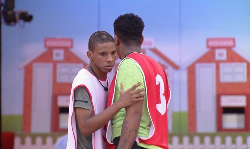 G1 On Twitter: "'Bbb21': Lucas Penteado E Nego Di São Os Últimos A Deixar 1ª Prova De Imunidade Após Falha De Sarah Https://T.co/F9Y0Vcgzjt #G1 Https://T.co/Iocqgcle7O" / Twitter