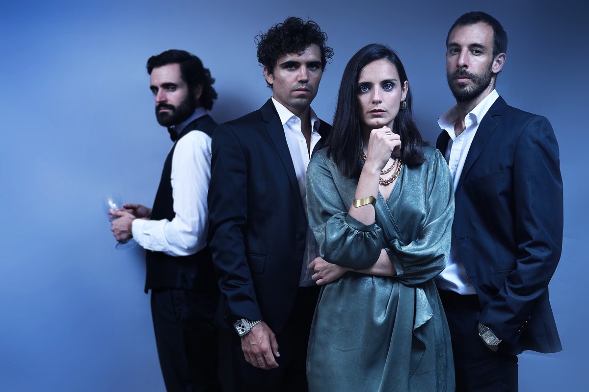 elTantarantana's tweet photo. El Club Bilderberg pot semblar fruit de la malaltissa imaginació d’algun boig conspiranoic, però és totalment real: l’integren les 130 persones +poderoses del món. De què parlen? Ningú no ho sap. O sí.

💥 Prorroguem #BILDERBERG del 10 al 28 de febrer 👉https://t.co/BU15WQ2K91 https://t.co/DMVRcgtY3e