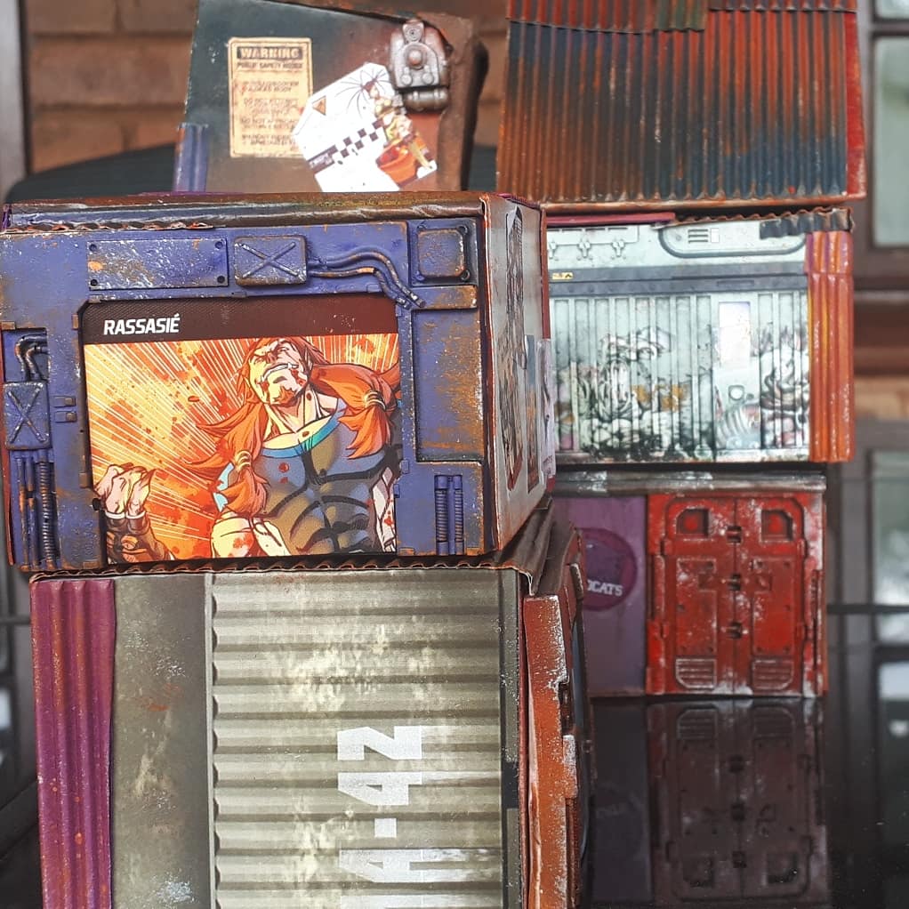 More shacks for #SpiderCity. I might have a problem.

#Terrain #infinitythegame #Atek #cyberpunk