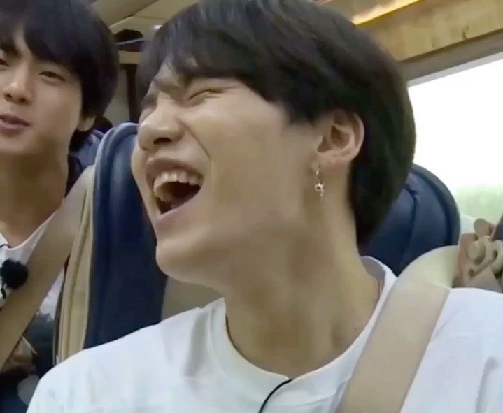 syubhoya's tweet image. yoongi vs run bts