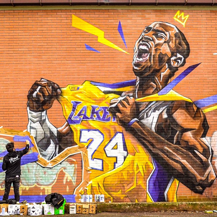 LosLakersArg's tweet image. Para muchos de nosotros tu partida fue igual de dura y triste que la partida de un familiar. La vida fue demasiado injusta y te llevó muy pronto. Se cumple un año del trágico accidente y hasta el día de hoy sigo sin creerlo.

Te amo y te extraño @kobebryant 🐍

8 | 24 | 2 | ♾❤