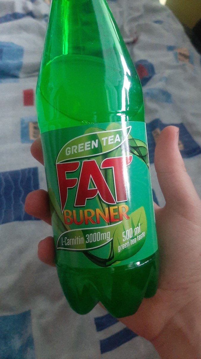 burberrybeige's tweet photo. THIS THING IS SO GOOD AND IT'S ONLY 4.5kcal PER DRINK!!! https://t.co/z03K6f4KM6
