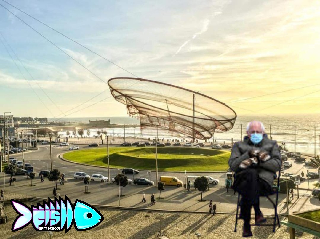 MicheleCMimi's tweet photo. Bernie Sanders visiting Fish Surf School 
@FISHSurfSchool 
#BernieSandersmemes #BernieSanders #BernieSanderseditchallenge #matosinhos #surfing https://t.co/5sc86Uk2fK