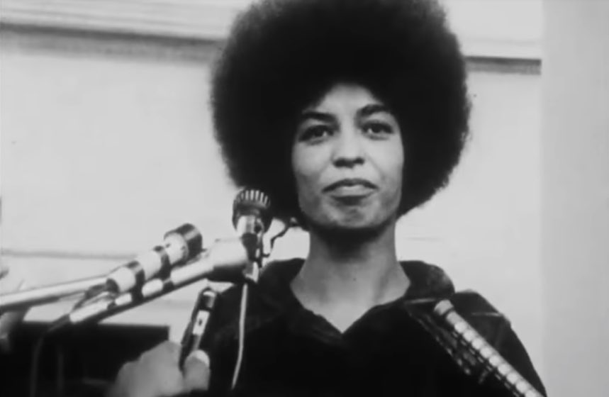 sunujournal's tweet photo. Happy Birthday to political activist, author + professor, Dr. Angela Davis, born on this day in 1944. Stills of Davis from the 1971 documentary Angela Davis: Portrait d’une révolutionnaire (1971), dir. Yolande Du Luart. #SUNUnotes #SUNUjournal https://t.co/wmgiqtE9Zu