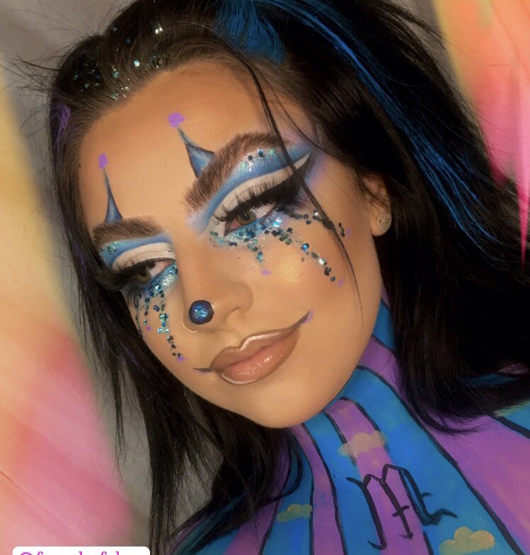 FacesbyFahey's tweet photo. WEEK 4 #mondaysbymitchell @MMMMITCHELL @madebymitchelll  🎪💜💙 ✨ https://t.co/7rvtqOqGT1
