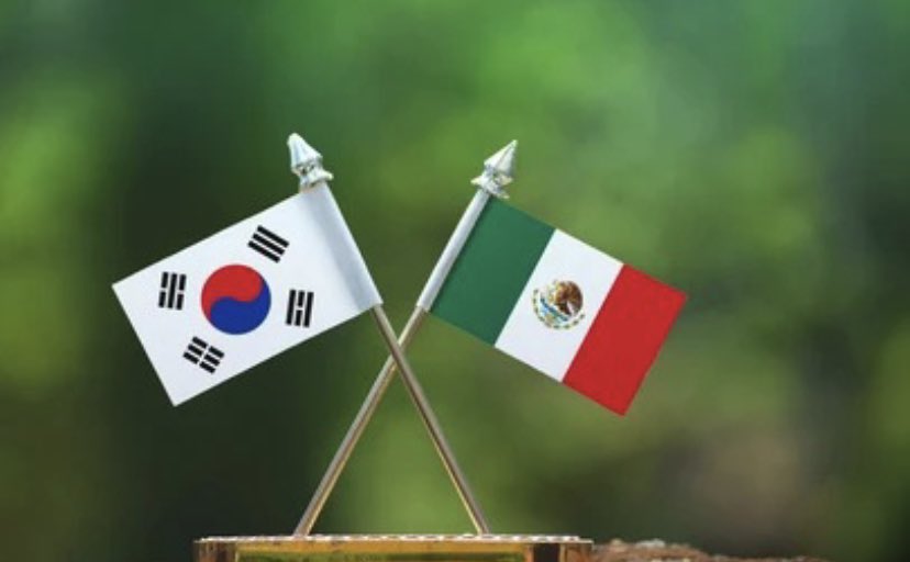 gfabianmedina's tweet photo. #México🇲🇽 y #CoreaDelSur🇰🇷establecimos relaciones diplomáticas el 26 de enero de 1962🤝.
📍La comunidad coreana es tan importante en nuestro país que, desde 2020, cada 4 de mayo se celebra el día del Inmigrante Coreano en México.
🇲🇽🤝🇰🇷 https://t.co/E311dVdlYw