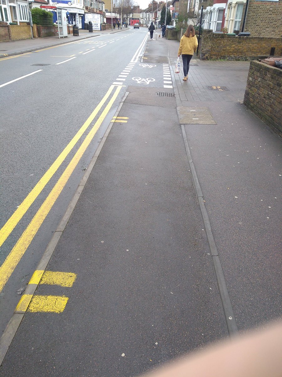 blackhorseLTN's tweet image. Clear #visualpriority for those walking &amp;amp; cycling at minor roads, this works best for #accessonly side roads.