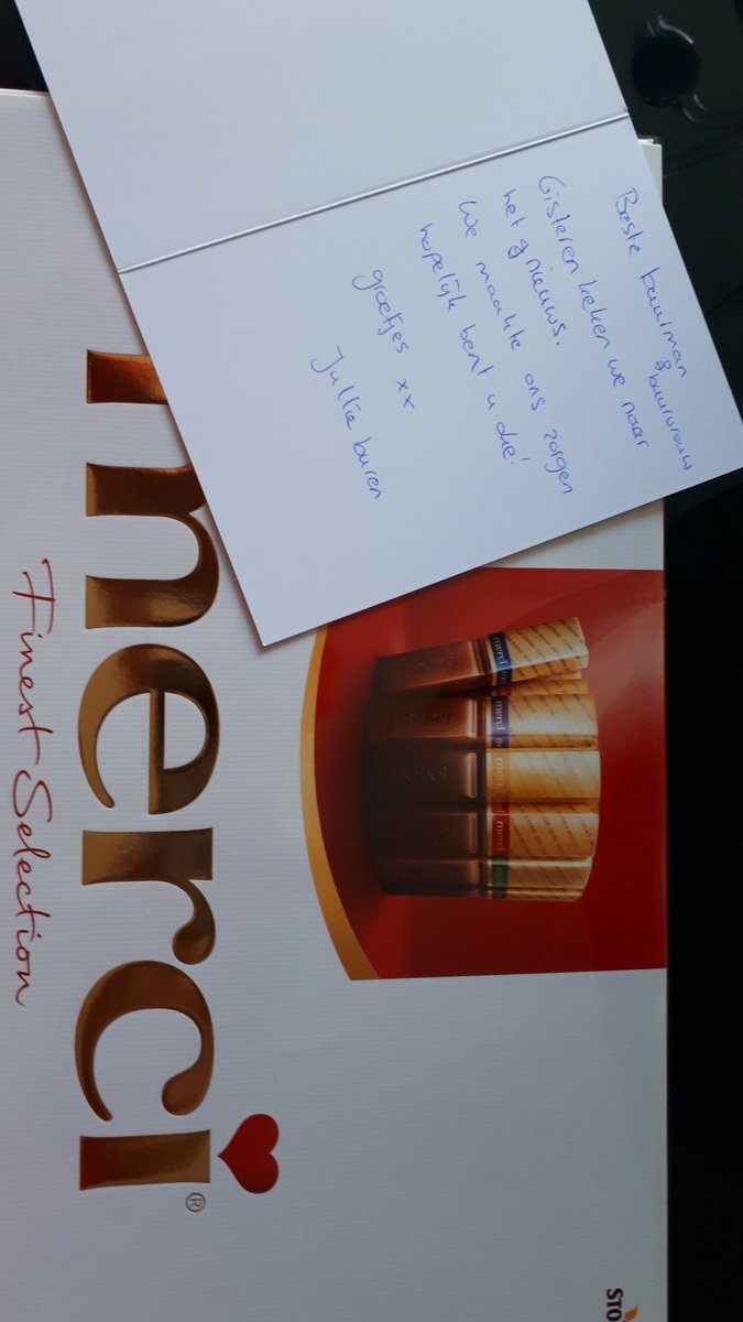 Zomaar van aardige buren die zich het lot van de politie en dus hun buurman aantrekken.  Thanks!