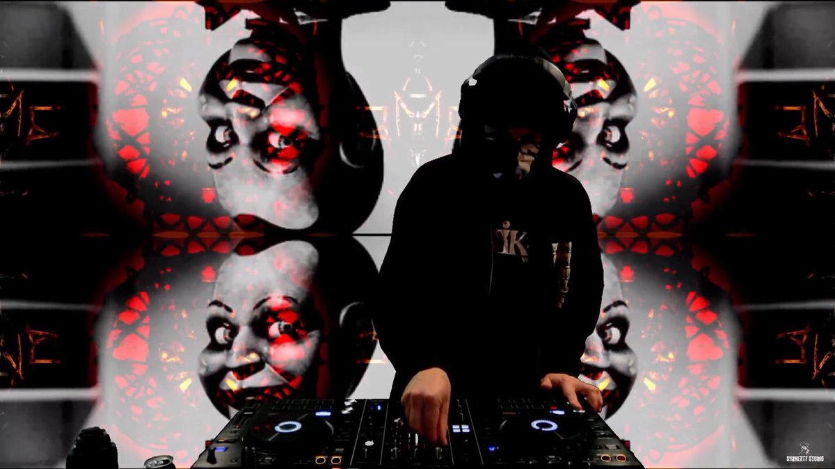 BASSFACEDUBS's tweet image. 50 minute A/V set from the heavyweight @Squeeth_  and myself drops today at noon 😤 

first ever production out of the brand new SubHertz Studio and my first time on visuals too. This ones a wild ride.