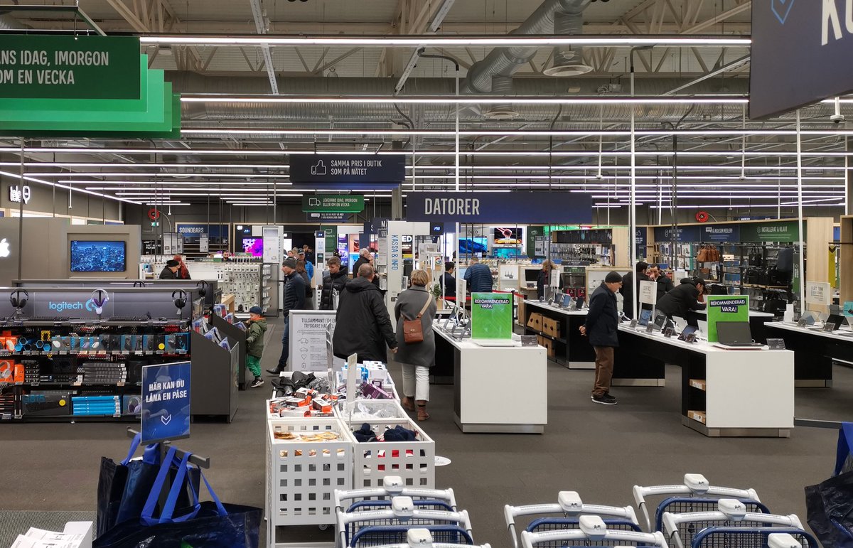 miguel_says's tweet image. True that, for look, a 1h flight from the UK, in Sweden, this is reality. No mask, no lockdown, no Karens ratting on neighbours.. ;-) #anotherwayispossible
#freedom #HumanRights