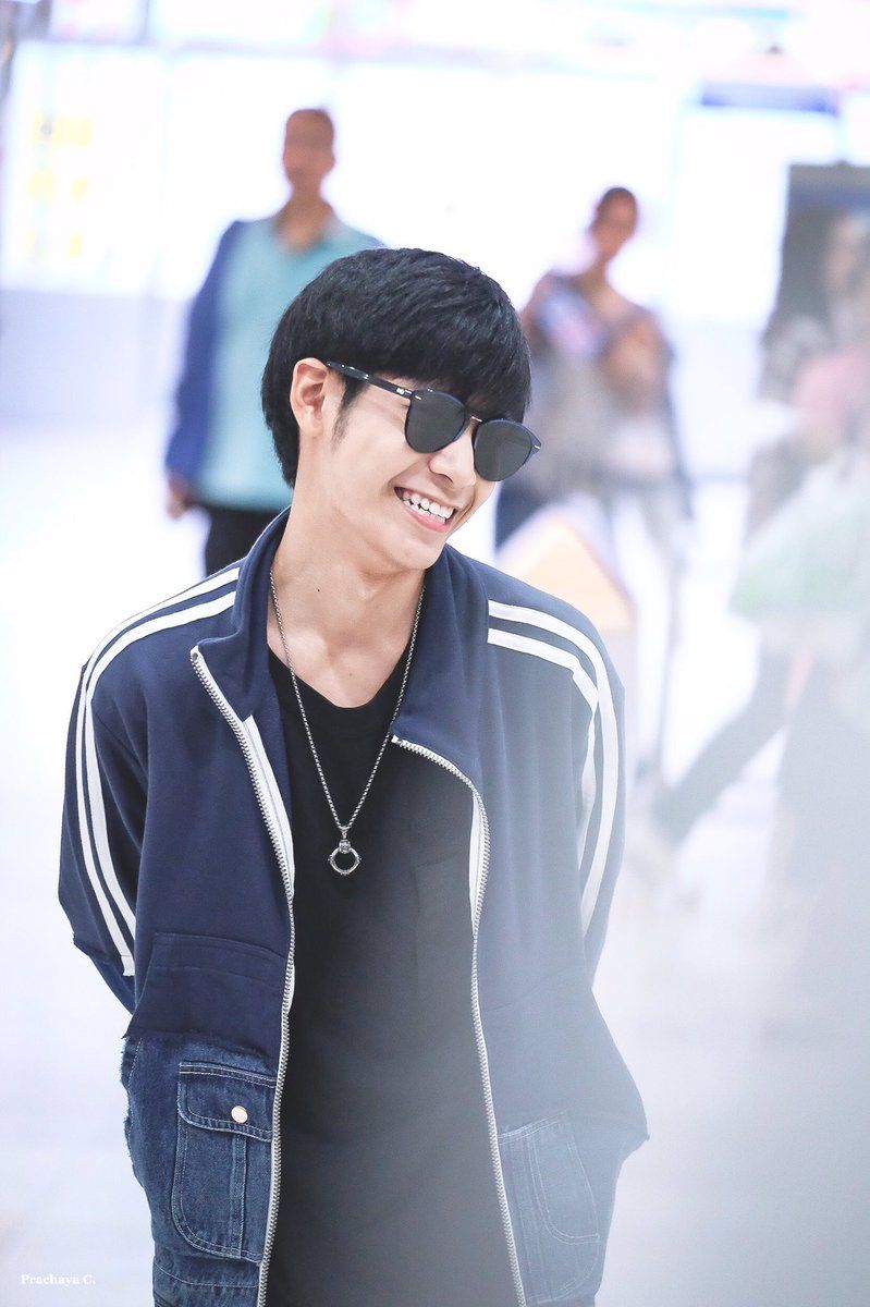 Ini kumpulan foto yang menurut gua singto gemes.Special tag  @_Neavy