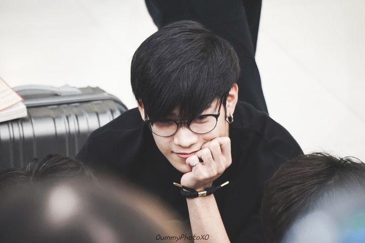 Ini kumpulan foto yang menurut gua singto gemes.Special tag  @_Neavy