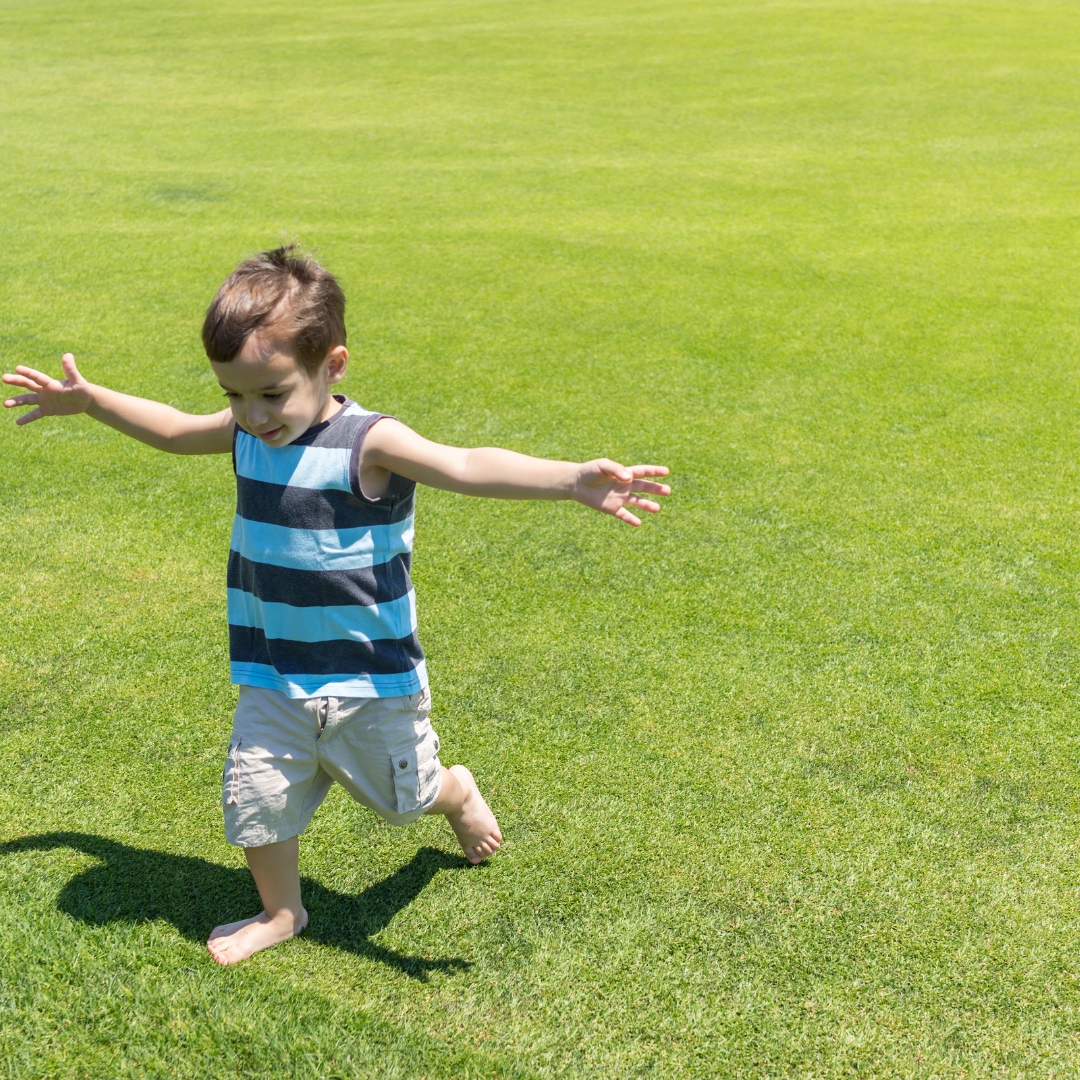 coby_bam's tweet photo. Do you remember those fun-filled days from your childhood, where you ran through the neighborhood grass barefoot as you played tag with your friends? Bring that feeling home for your kids with the Muffik Magic Carpet! Shop now at https://t.co/BxtMVdJEU4.
.
.
. 
#CobyAndBam #Ch... https://t.co/dUZFSsBfK9