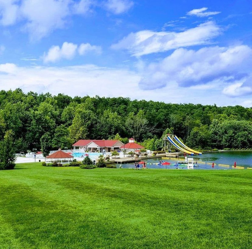 YoungLifeAlumni's tweet photo. Anyone else ready for a #YoungLife summer? 😍 We love this picture from Rockbridge Alum Springs (Virginia). 💚
#Camp #BestWeekOfYourLife #YouWereMadeForThis https://t.co/vJMVb7IN6H
